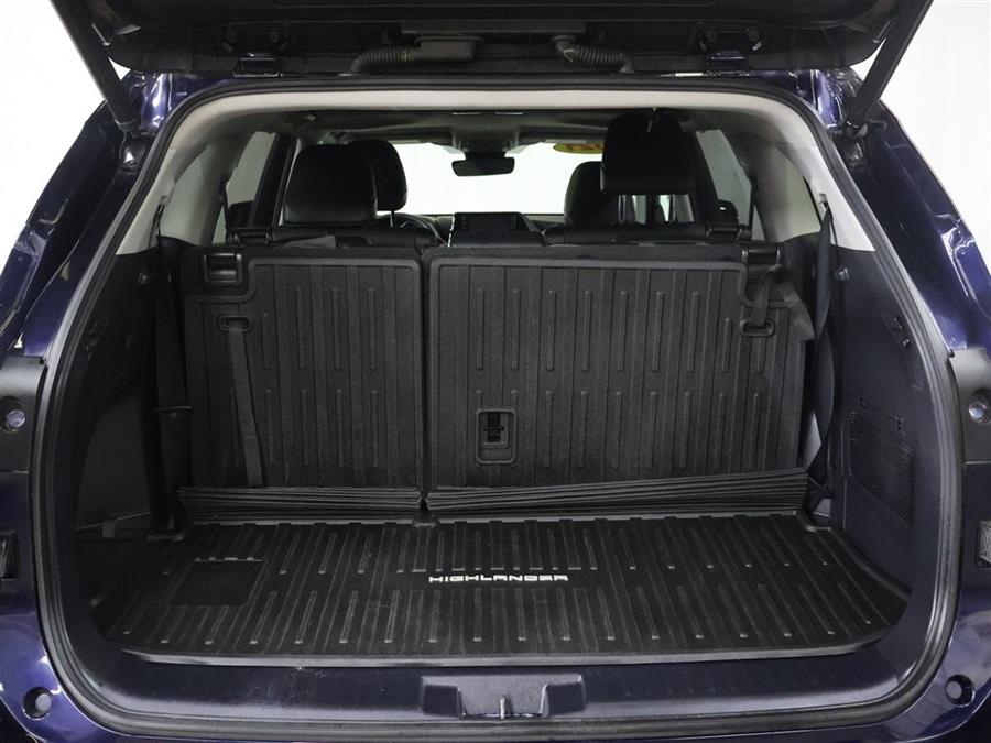 2021 Toyota Highlander XLE, available for sale in Paterson, New Jersey | Fast Track Motors. Paterson, New Jersey 2021 Toyota Highlander XLE, available for sale in Paterson, New Jersey | Fast Track Motors. Paterson, New Jersey