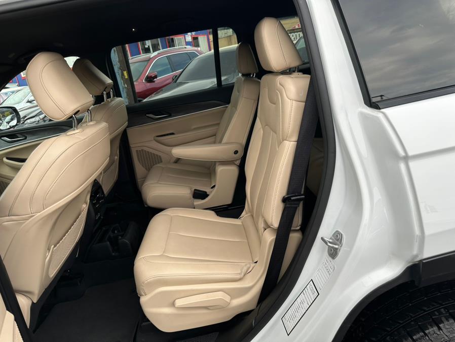 2023 Jeep Grand Cherokee L Limited 4x2, available for sale in Brooklyn, New York | Brooklyn Auto Mall LLC. Brooklyn, New York 2023 Jeep Grand Cherokee L Limited 4x2, available for sale in Brooklyn, New York | Brooklyn Auto Mall LLC. Brooklyn, New York