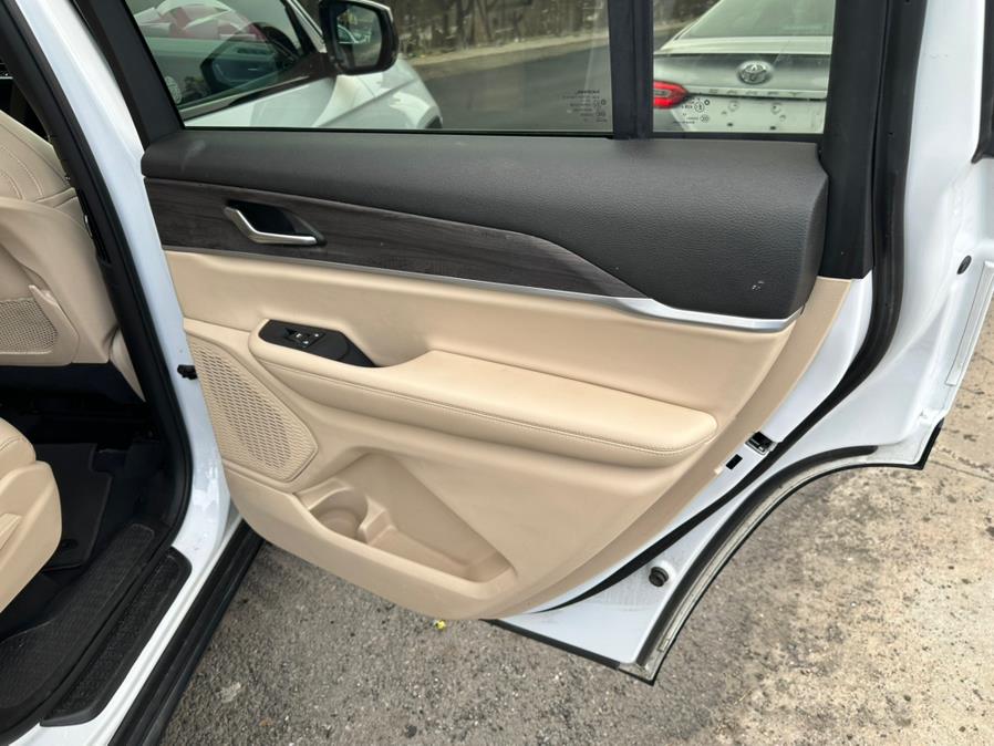 2023 Jeep Grand Cherokee L Limited 4x2, available for sale in Brooklyn, New York | Brooklyn Auto Mall LLC. Brooklyn, New York 2023 Jeep Grand Cherokee L Limited 4x2, available for sale in Brooklyn, New York | Brooklyn Auto Mall LLC. Brooklyn, New York