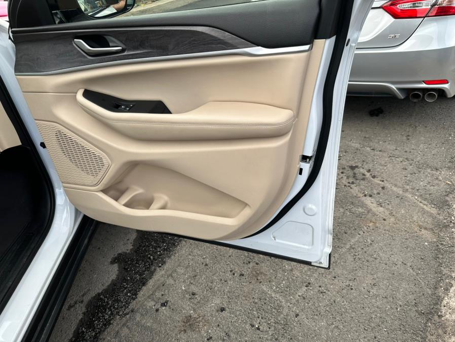 2023 Jeep Grand Cherokee L Limited 4x2, available for sale in Brooklyn, New York | Brooklyn Auto Mall LLC. Brooklyn, New York 2023 Jeep Grand Cherokee L Limited 4x2, available for sale in Brooklyn, New York | Brooklyn Auto Mall LLC. Brooklyn, New York