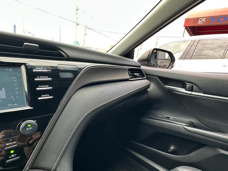 2020 Toyota Camry SE Auto (Natl), available for sale in Inwood, New York | 5 Towns Drive. Inwood, New York 2020 Toyota Camry SE Auto (Natl), available for sale in Inwood, New York | 5 Towns Drive. Inwood, New York