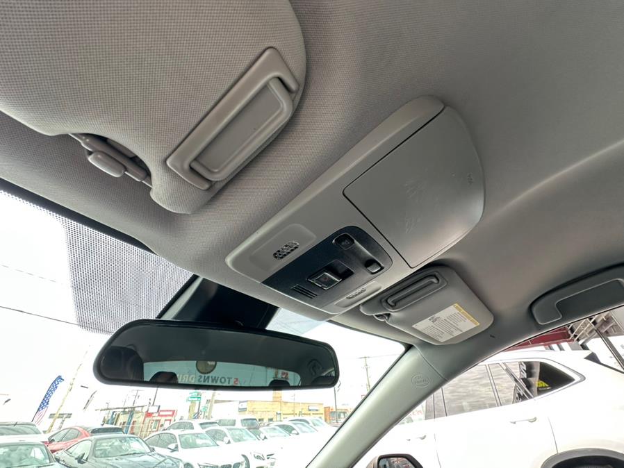 2020 Toyota Camry SE Auto (Natl), available for sale in Inwood, New York | 5 Towns Drive. Inwood, New York 2020 Toyota Camry SE Auto (Natl), available for sale in Inwood, New York | 5 Towns Drive. Inwood, New York