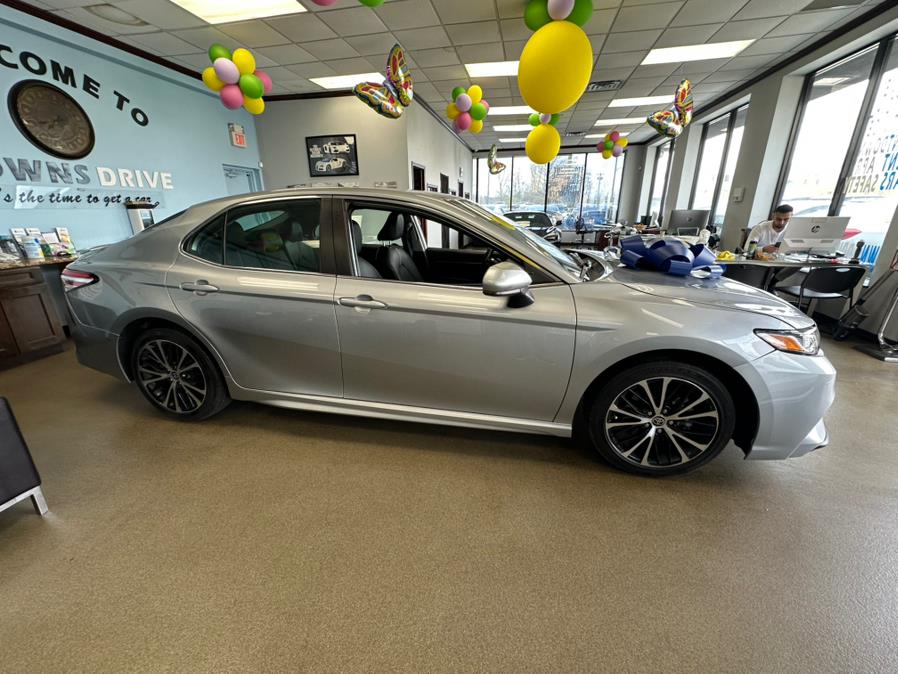 2020 Toyota Camry SE Auto (Natl), available for sale in Inwood, New York | 5 Towns Drive. Inwood, New York 2020 Toyota Camry SE Auto (Natl), available for sale in Inwood, New York | 5 Towns Drive. Inwood, New York
