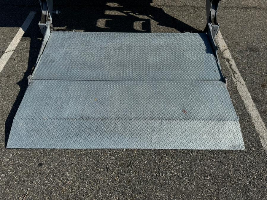 2020 Hino 268A 26 FT BOX ALUMINUM LIFT-GATE, available for sale in Paterson, New Jersey | Speedway Commercial Motors LLC. Paterson, New Jersey 2020 Hino 268A 26 FT BOX ALUMINUM LIFT-GATE, available for sale in Paterson, New Jersey | Speedway Commercial Motors LLC. Paterson, New Jersey