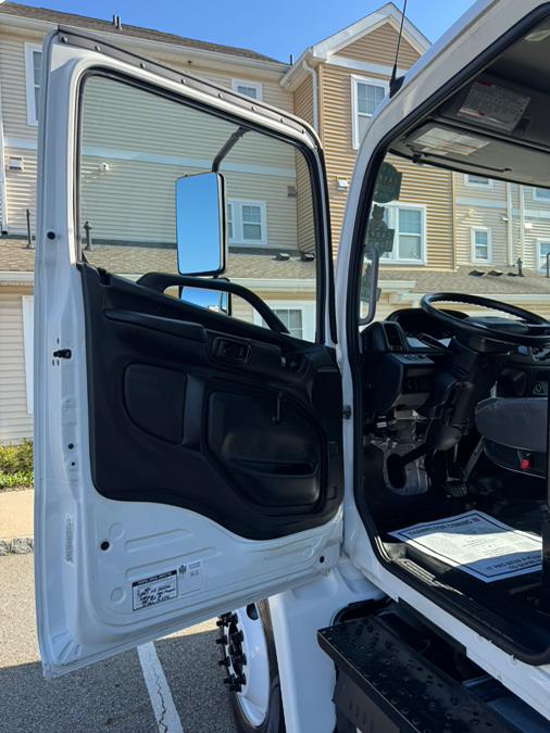 2020 Hino 268A 26 FT BOX ALUMINUM LIFT-GATE, available for sale in Paterson, New Jersey | Speedway Commercial Motors LLC. Paterson, New Jersey 2020 Hino 268A 26 FT BOX ALUMINUM LIFT-GATE, available for sale in Paterson, New Jersey | Speedway Commercial Motors LLC. Paterson, New Jersey