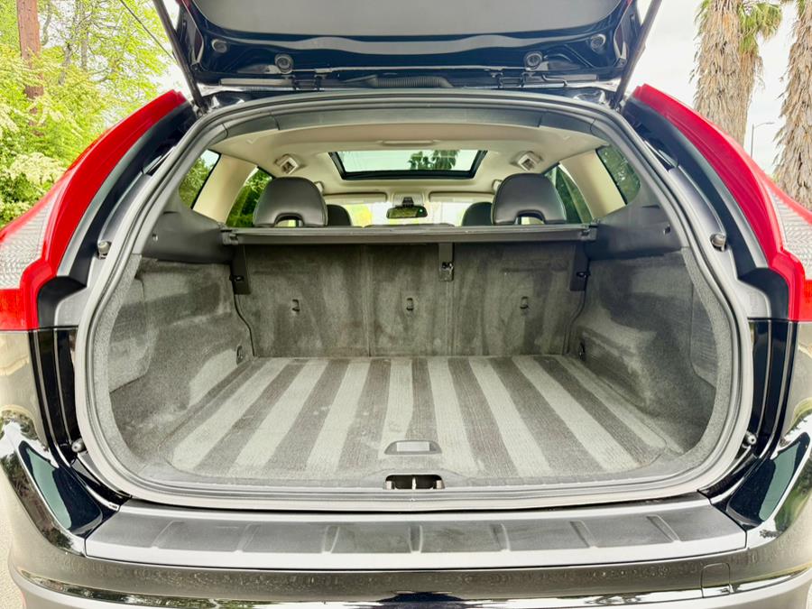 2010 Volvo XC60 FWD 4dr 3.2L w/Moonroof, available for sale in Tarzana, California | Ivanna Auto. Tarzana, California 2010 Volvo XC60 FWD 4dr 3.2L w/Moonroof, available for sale in Tarzana, California | Ivanna Auto. Tarzana, California