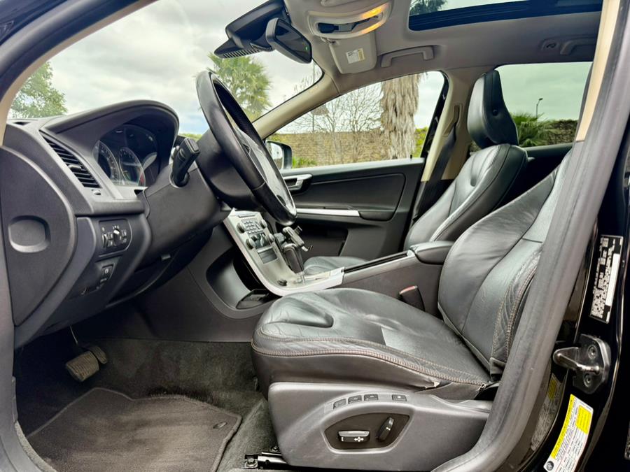 2010 Volvo XC60 FWD 4dr 3.2L w/Moonroof, available for sale in Tarzana, California | Ivanna Auto. Tarzana, California 2010 Volvo XC60 FWD 4dr 3.2L w/Moonroof, available for sale in Tarzana, California | Ivanna Auto. Tarzana, California