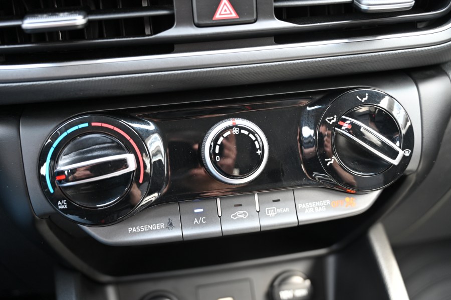 2022 Hyundai Kona SE Auto AWD, available for sale in Waterbury, Connecticut | Highline Car Connection. Waterbury, Connecticut 2022 Hyundai Kona SE Auto AWD, available for sale in Waterbury, Connecticut | Highline Car Connection. Waterbury, Connecticut
