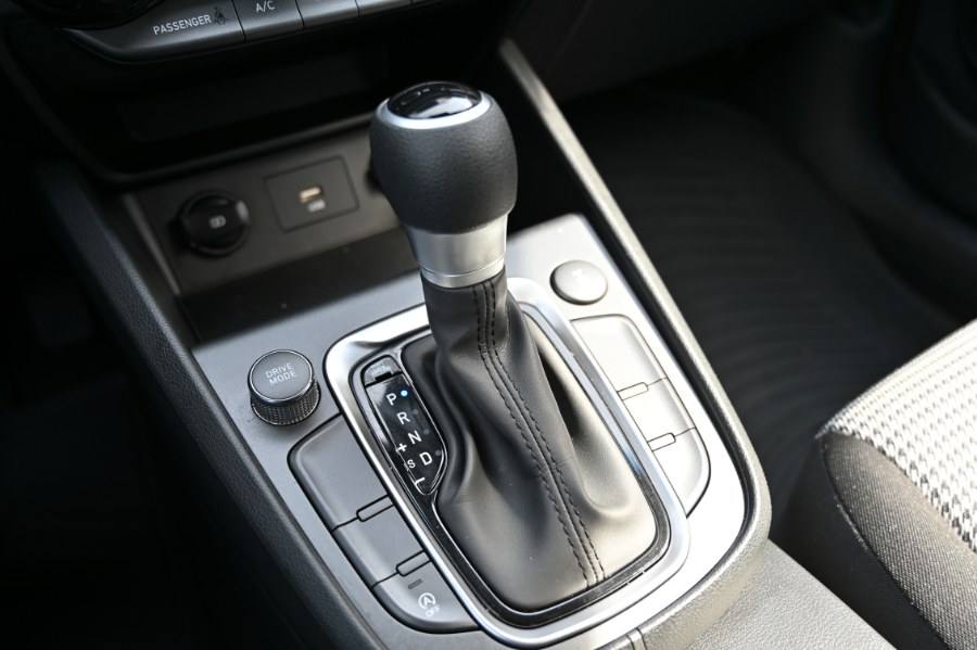 2022 Hyundai Kona SE Auto AWD, available for sale in Waterbury, Connecticut | Highline Car Connection. Waterbury, Connecticut 2022 Hyundai Kona SE Auto AWD, available for sale in Waterbury, Connecticut | Highline Car Connection. Waterbury, Connecticut