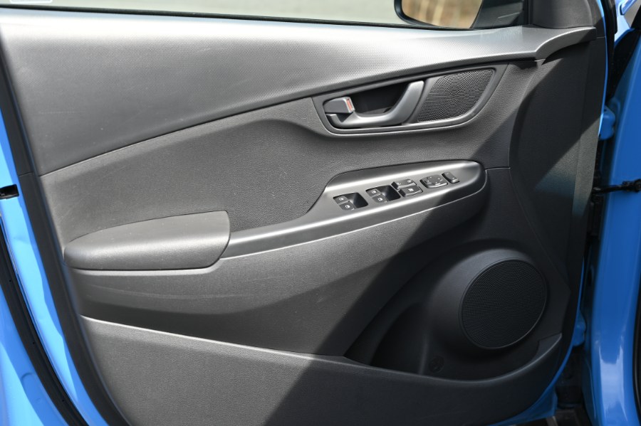 2022 Hyundai Kona SE Auto AWD, available for sale in Waterbury, Connecticut | Highline Car Connection. Waterbury, Connecticut 2022 Hyundai Kona SE Auto AWD, available for sale in Waterbury, Connecticut | Highline Car Connection. Waterbury, Connecticut