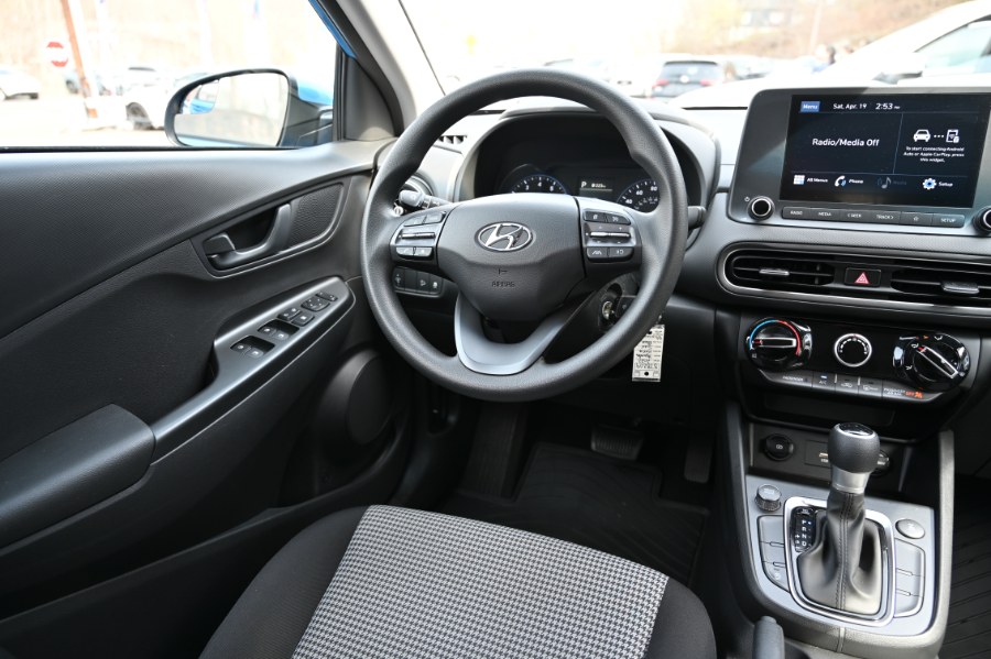 2022 Hyundai Kona SE Auto AWD, available for sale in Waterbury, Connecticut | Highline Car Connection. Waterbury, Connecticut 2022 Hyundai Kona SE Auto AWD, available for sale in Waterbury, Connecticut | Highline Car Connection. Waterbury, Connecticut