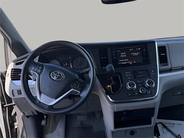 2015 Toyota Sienna LE, available for sale in Stratford, Connecticut | Wiz Leasing Inc. Stratford, Connecticut 2015 Toyota Sienna LE, available for sale in Stratford, Connecticut | Wiz Leasing Inc. Stratford, Connecticut