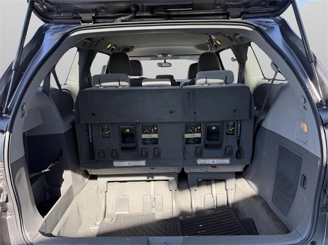 2015 Toyota Sienna LE, available for sale in Stratford, Connecticut | Wiz Leasing Inc. Stratford, Connecticut 2015 Toyota Sienna LE, available for sale in Stratford, Connecticut | Wiz Leasing Inc. Stratford, Connecticut