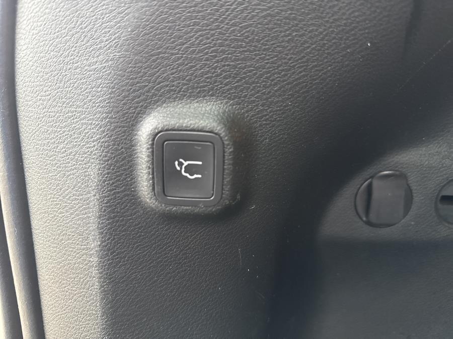 2019 Jeep Cherokee Latitude Plus 4x4, available for sale in Little Ferry, New Jersey | Victoria Preowned Autos Inc. Little Ferry, New Jersey 2019 Jeep Cherokee Latitude Plus 4x4, available for sale in Little Ferry, New Jersey | Victoria Preowned Autos Inc. Little Ferry, New Jersey