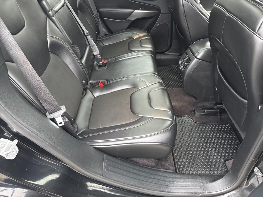 2019 Jeep Cherokee Latitude Plus 4x4, available for sale in Little Ferry, New Jersey | Victoria Preowned Autos Inc. Little Ferry, New Jersey 2019 Jeep Cherokee Latitude Plus 4x4, available for sale in Little Ferry, New Jersey | Victoria Preowned Autos Inc. Little Ferry, New Jersey