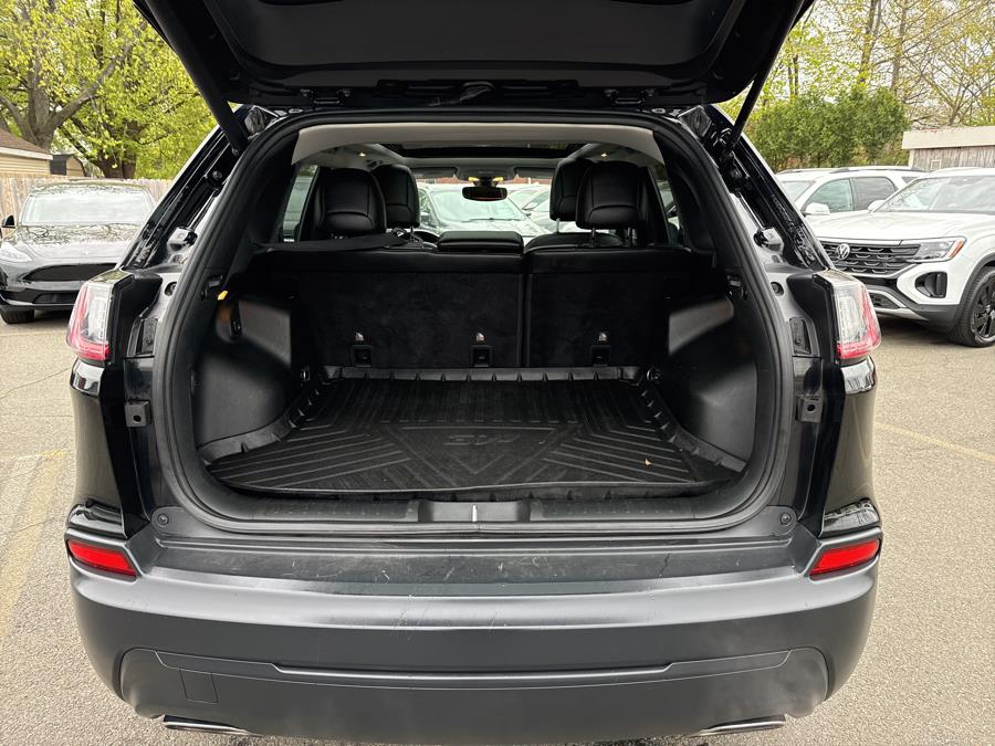 2019 Jeep Cherokee Latitude Plus 4x4, available for sale in Little Ferry, New Jersey | Victoria Preowned Autos Inc. Little Ferry, New Jersey 2019 Jeep Cherokee Latitude Plus 4x4, available for sale in Little Ferry, New Jersey | Victoria Preowned Autos Inc. Little Ferry, New Jersey