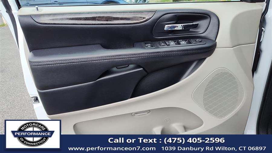 2019 Dodge Grand Caravan SE Wagon, available for sale in Wilton, Connecticut | Performance Motor Cars Of Connecticut LLC. Wilton, Connecticut 2019 Dodge Grand Caravan SE Wagon, available for sale in Wilton, Connecticut | Performance Motor Cars Of Connecticut LLC. Wilton, Connecticut
