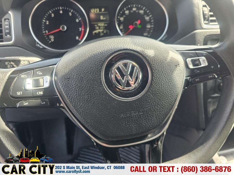 2015 Volkswagen Jetta Sedan 4dr Auto 1.8T SE PZEV, available for sale in East Windsor, Connecticut | Car City LLC. East Windsor, Connecticut 2015 Volkswagen Jetta Sedan 4dr Auto 1.8T SE PZEV, available for sale in East Windsor, Connecticut | Car City LLC. East Windsor, Connecticut