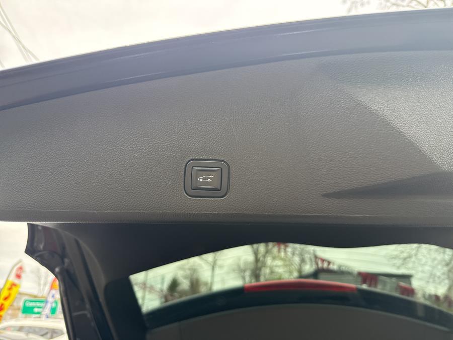 2011 Cadillac SRX FWD 4dr Luxury Collection, available for sale in Islip, New York | L.I. Auto Gallery. Islip, New York 2011 Cadillac SRX FWD 4dr Luxury Collection, available for sale in Islip, New York | L.I. Auto Gallery. Islip, New York