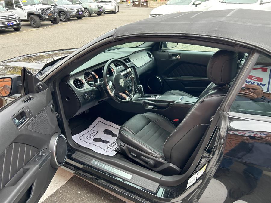 2014 Ford Mustang 2dr Conv V6 Premium, available for sale in Waterbury, Connecticut | National Auto Brokers, Inc.. Waterbury, Connecticut 2014 Ford Mustang 2dr Conv V6 Premium, available for sale in Waterbury, Connecticut | National Auto Brokers, Inc.. Waterbury, Connecticut
