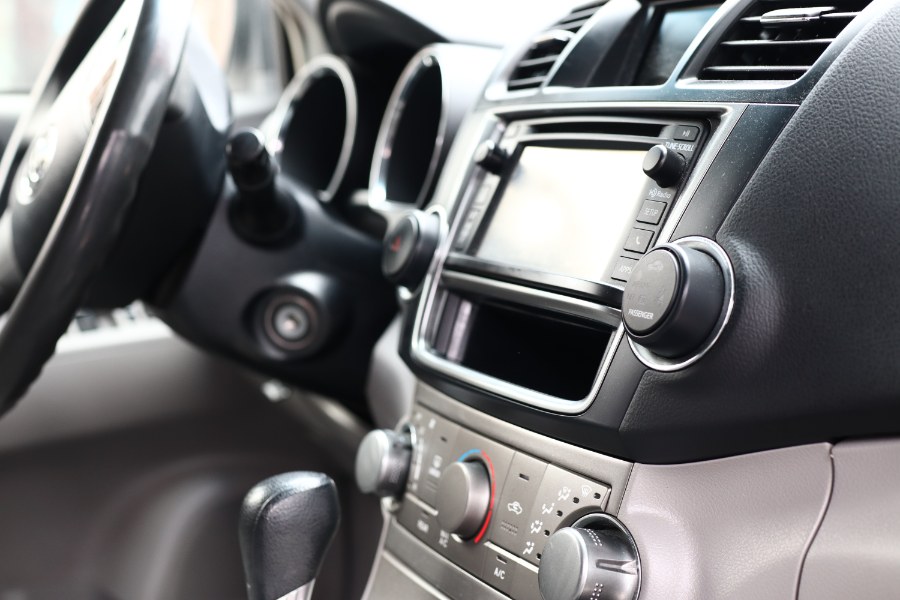 2013 Toyota Highlander Hybrid 4WD 4dr (Natl), available for sale in Jamaica, New York | Hillside Auto Mall Inc.. Jamaica, New York 2013 Toyota Highlander Hybrid 4WD 4dr (Natl), available for sale in Jamaica, New York | Hillside Auto Mall Inc.. Jamaica, New York