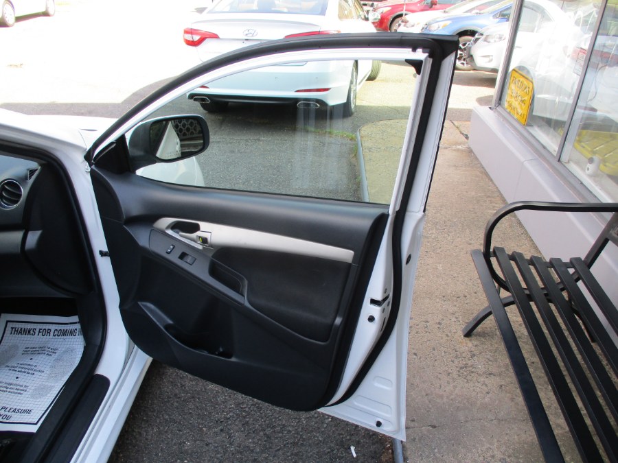 2009 Toyota Matrix Matrix FWD, available for sale in Meriden, Connecticut | Cos Central Auto. Meriden, Connecticut 2009 Toyota Matrix Matrix FWD, available for sale in Meriden, Connecticut | Cos Central Auto. Meriden, Connecticut