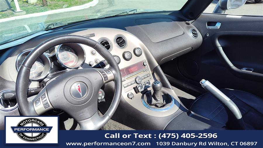 2008 Pontiac Solstice 2dr Conv, available for sale in Wilton, Connecticut | Performance Motor Cars Of Connecticut LLC. Wilton, Connecticut 2008 Pontiac Solstice 2dr Conv, available for sale in Wilton, Connecticut | Performance Motor Cars Of Connecticut LLC. Wilton, Connecticut