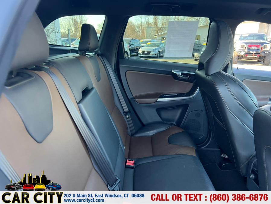 2016 Volvo XC60 AWD 4dr T5 Premier, available for sale in East Windsor, Connecticut | Car City LLC. East Windsor, Connecticut 2016 Volvo XC60 AWD 4dr T5 Premier, available for sale in East Windsor, Connecticut | Car City LLC. East Windsor, Connecticut