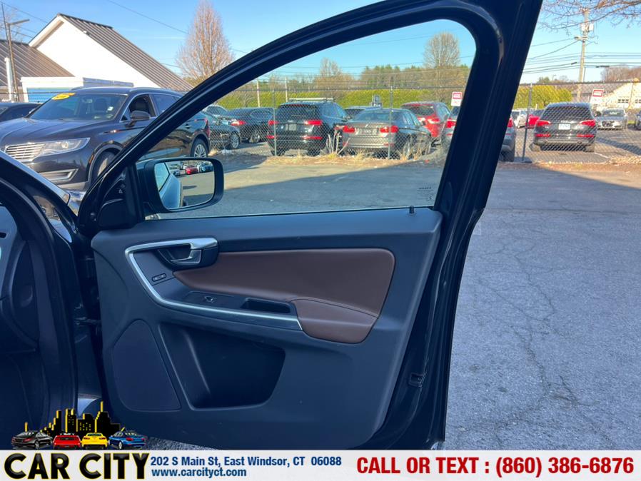 2016 Volvo XC60 AWD 4dr T5 Premier, available for sale in East Windsor, Connecticut | Car City LLC. East Windsor, Connecticut 2016 Volvo XC60 AWD 4dr T5 Premier, available for sale in East Windsor, Connecticut | Car City LLC. East Windsor, Connecticut