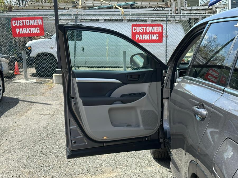 2016 Toyota Highlander AWD 4dr V6 LE (Natl), available for sale in Irvington , New Jersey | Auto Haus of Irvington Corp. Irvington , New Jersey 2016 Toyota Highlander AWD 4dr V6 LE (Natl), available for sale in Irvington , New Jersey | Auto Haus of Irvington Corp. Irvington , New Jersey