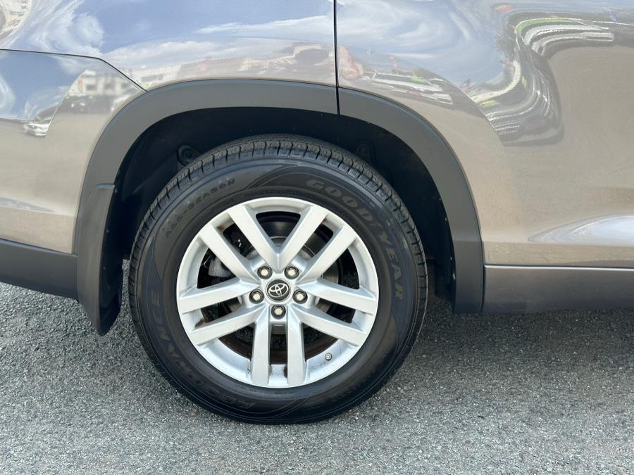 2016 Toyota Highlander AWD 4dr V6 LE (Natl), available for sale in Irvington , New Jersey | Auto Haus of Irvington Corp. Irvington , New Jersey 2016 Toyota Highlander AWD 4dr V6 LE (Natl), available for sale in Irvington , New Jersey | Auto Haus of Irvington Corp. Irvington , New Jersey