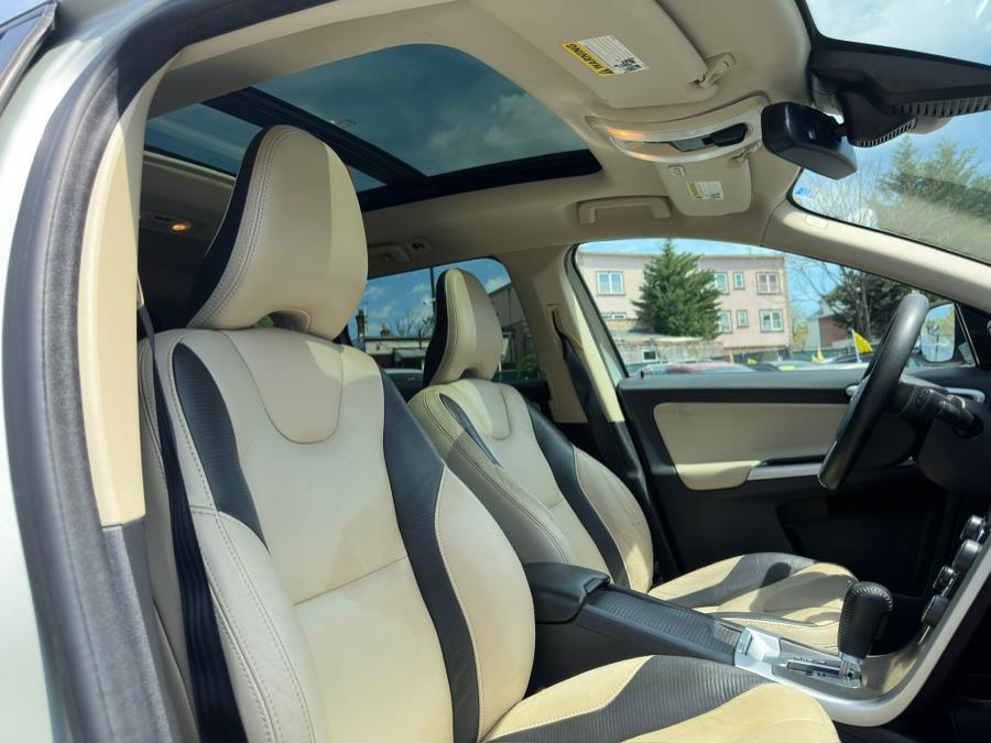 2011 Volvo XC60 AWD 4dr 3.0T w/Moonroof, available for sale in Irvington , New Jersey | Auto Haus of Irvington Corp. Irvington , New Jersey 2011 Volvo XC60 AWD 4dr 3.0T w/Moonroof, available for sale in Irvington , New Jersey | Auto Haus of Irvington Corp. Irvington , New Jersey