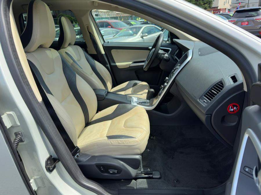 2011 Volvo XC60 AWD 4dr 3.0T w/Moonroof, available for sale in Irvington , New Jersey | Auto Haus of Irvington Corp. Irvington , New Jersey 2011 Volvo XC60 AWD 4dr 3.0T w/Moonroof, available for sale in Irvington , New Jersey | Auto Haus of Irvington Corp. Irvington , New Jersey