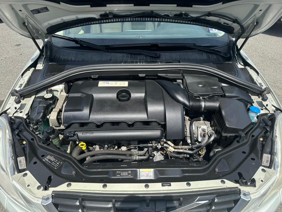 2011 Volvo XC60 AWD 4dr 3.0T w/Moonroof, available for sale in Irvington , New Jersey | Auto Haus of Irvington Corp. Irvington , New Jersey 2011 Volvo XC60 AWD 4dr 3.0T w/Moonroof, available for sale in Irvington , New Jersey | Auto Haus of Irvington Corp. Irvington , New Jersey