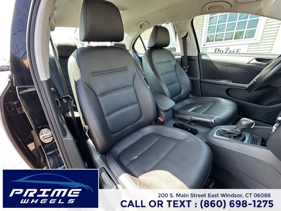 2014 Volkswagen Jetta Sedan 4dr Auto SE w/Connectivity/Sunroof PZEV, available for sale in East Windsor, Connecticut | Prime Wheels. East Windsor, Connecticut 2014 Volkswagen Jetta Sedan 4dr Auto SE w/Connectivity/Sunroof PZEV, available for sale in East Windsor, Connecticut | Prime Wheels. East Windsor, Connecticut