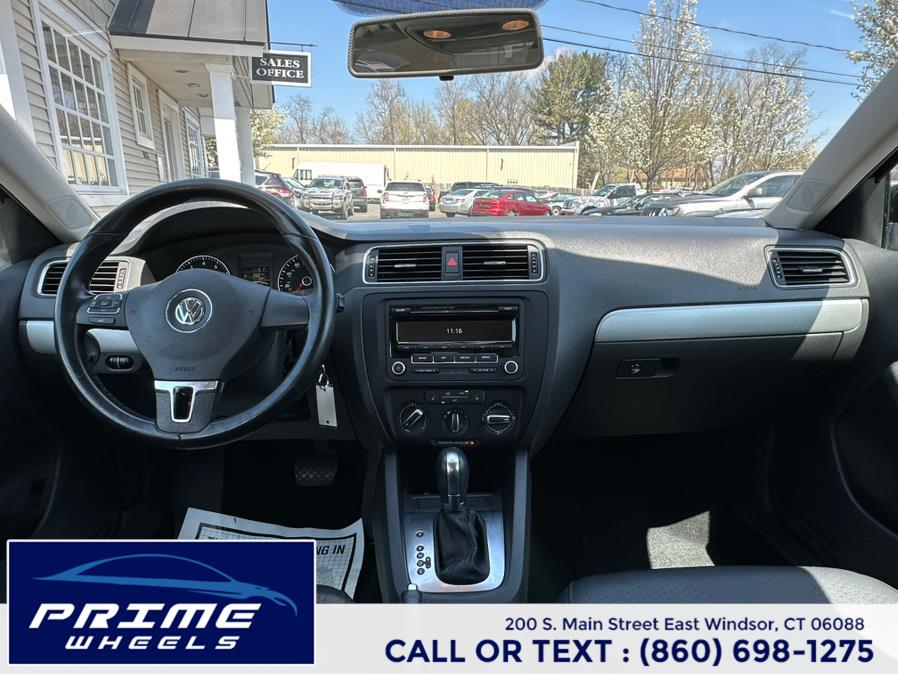 2014 Volkswagen Jetta Sedan 4dr Auto SE w/Connectivity/Sunroof PZEV, available for sale in East Windsor, Connecticut | Prime Wheels. East Windsor, Connecticut 2014 Volkswagen Jetta Sedan 4dr Auto SE w/Connectivity/Sunroof PZEV, available for sale in East Windsor, Connecticut | Prime Wheels. East Windsor, Connecticut