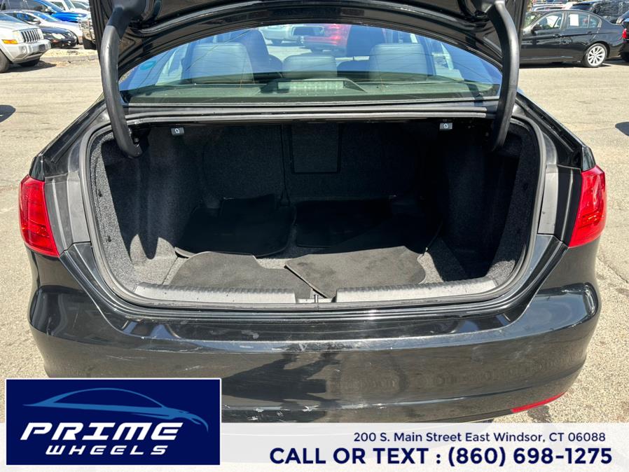2014 Volkswagen Jetta Sedan 4dr Auto SE w/Connectivity/Sunroof PZEV, available for sale in East Windsor, Connecticut | Prime Wheels. East Windsor, Connecticut 2014 Volkswagen Jetta Sedan 4dr Auto SE w/Connectivity/Sunroof PZEV, available for sale in East Windsor, Connecticut | Prime Wheels. East Windsor, Connecticut