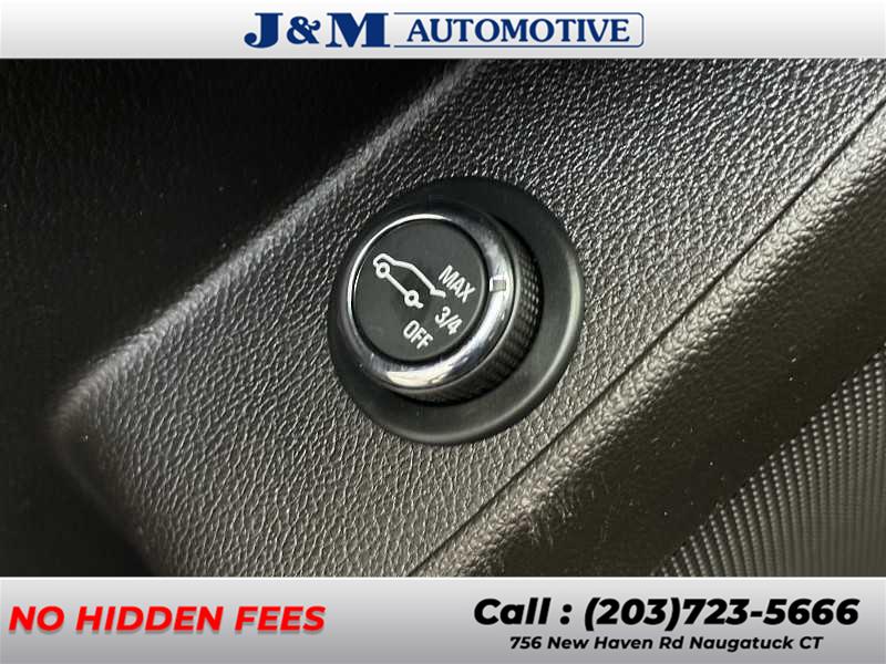 2019 Chevrolet Traverse LT Cloth, available for sale in Naugatuck, Connecticut | J&M Automotive Sls&Svc LLC. Naugatuck, Connecticut 2019 Chevrolet Traverse LT Cloth, available for sale in Naugatuck, Connecticut | J&M Automotive Sls&Svc LLC. Naugatuck, Connecticut