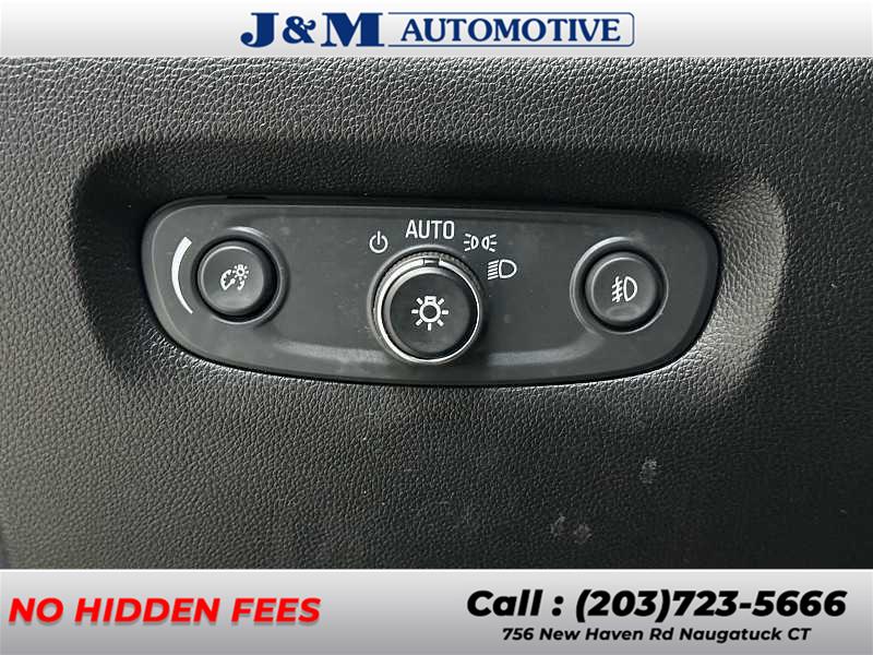 2019 Chevrolet Traverse LT Cloth, available for sale in Naugatuck, Connecticut | J&M Automotive Sls&Svc LLC. Naugatuck, Connecticut 2019 Chevrolet Traverse LT Cloth, available for sale in Naugatuck, Connecticut | J&M Automotive Sls&Svc LLC. Naugatuck, Connecticut