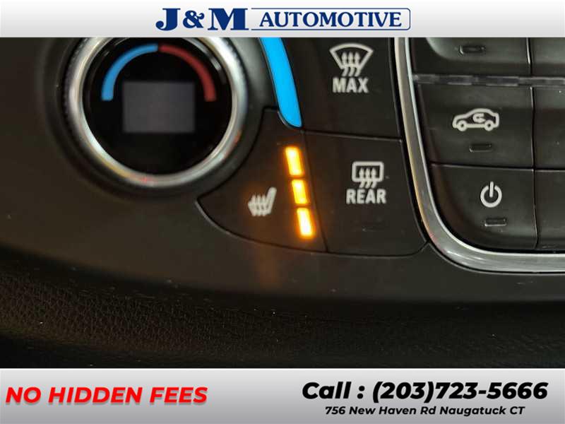 2019 Chevrolet Traverse LT Cloth, available for sale in Naugatuck, Connecticut | J&M Automotive Sls&Svc LLC. Naugatuck, Connecticut 2019 Chevrolet Traverse LT Cloth, available for sale in Naugatuck, Connecticut | J&M Automotive Sls&Svc LLC. Naugatuck, Connecticut