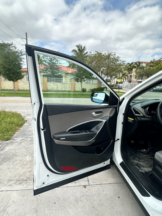 2018 Hyundai Santa Fe Sport Sport Utility 4D, available for sale in Hollywood, Florida | Select Auto Hollywood. Hollywood, Florida 2018 Hyundai Santa Fe Sport Sport Utility 4D, available for sale in Hollywood, Florida | Select Auto Hollywood. Hollywood, Florida