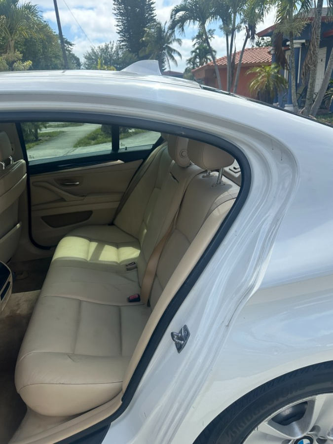 2011 BMW 5 Series 4dr Sdn 528i RWD, available for sale in Hollywood, Florida | Select Auto Hollywood. Hollywood, Florida 2011 BMW 5 Series 4dr Sdn 528i RWD, available for sale in Hollywood, Florida | Select Auto Hollywood. Hollywood, Florida