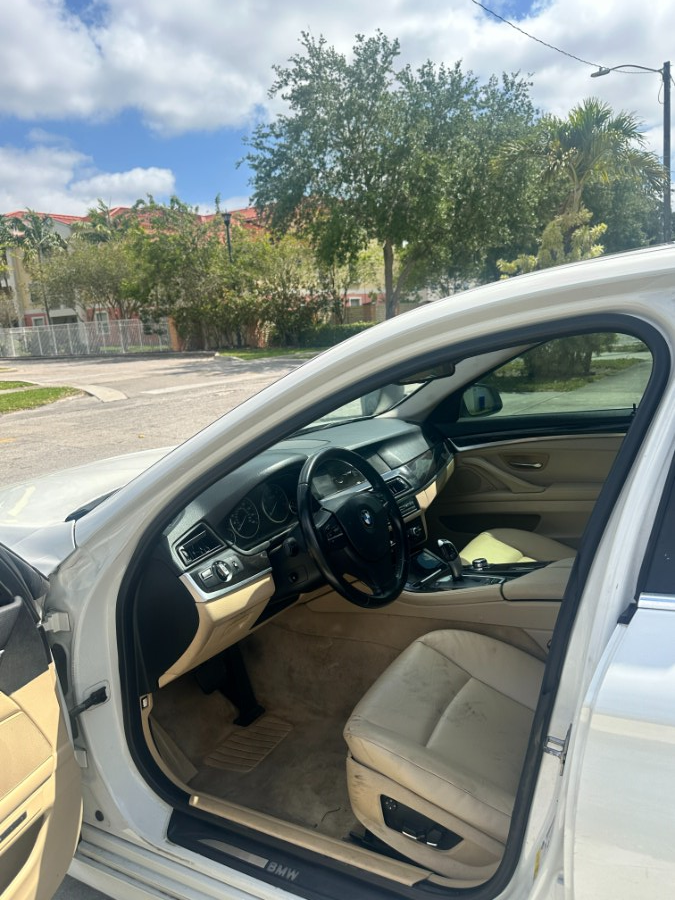 2011 BMW 5 Series 4dr Sdn 528i RWD, available for sale in Hollywood, Florida | Select Auto Hollywood. Hollywood, Florida 2011 BMW 5 Series 4dr Sdn 528i RWD, available for sale in Hollywood, Florida | Select Auto Hollywood. Hollywood, Florida