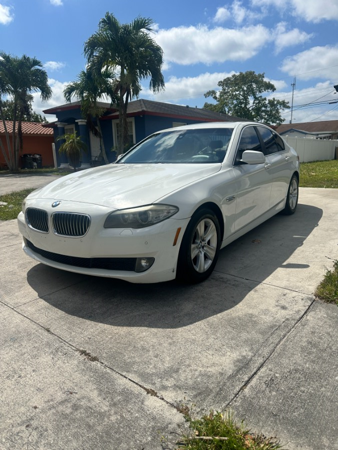 2011 BMW 5 Series 4dr Sdn 528i RWD, available for sale in Hollywood, Florida | Select Auto Hollywood. Hollywood, Florida 2011 BMW 5 Series 4dr Sdn 528i RWD, available for sale in Hollywood, Florida | Select Auto Hollywood. Hollywood, Florida