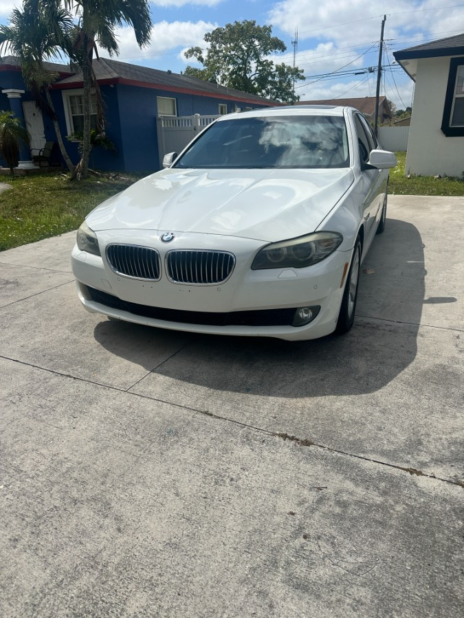 2011 BMW 5 Series 4dr Sdn 528i RWD, available for sale in Hollywood, Florida | Select Auto Hollywood. Hollywood, Florida 2011 BMW 5 Series 4dr Sdn 528i RWD, available for sale in Hollywood, Florida | Select Auto Hollywood. Hollywood, Florida