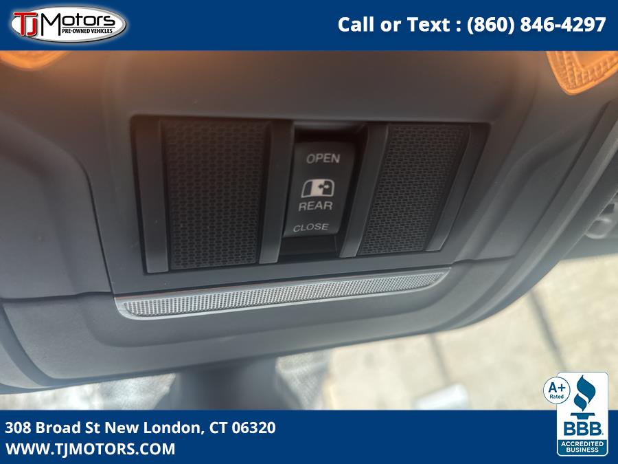 2019 Ram 1500 Big Horn/Lone Star 4x4 Quad Cab 6''4" Box, available for sale in New London, Connecticut | TJ Motors LLC. New London, Connecticut 2019 Ram 1500 Big Horn/Lone Star 4x4 Quad Cab 6''4" Box, available for sale in New London, Connecticut | TJ Motors LLC. New London, Connecticut