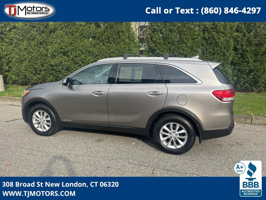 2016 Kia Sorento AWD 4dr 3.3L LX, available for sale in New London, Connecticut | TJ Motors LLC. New London, Connecticut 2016 Kia Sorento AWD 4dr 3.3L LX, available for sale in New London, Connecticut | TJ Motors LLC. New London, Connecticut