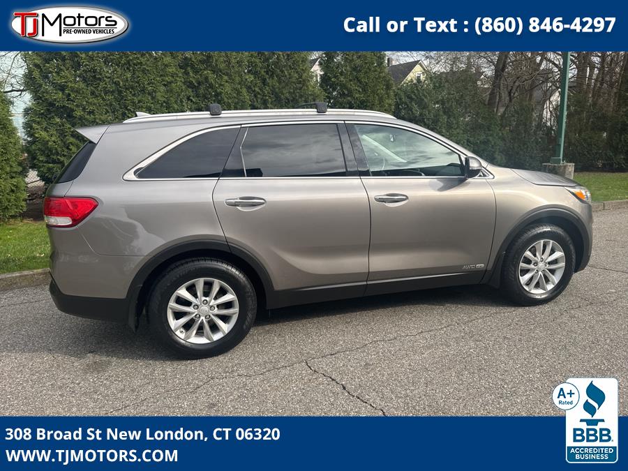 2016 Kia Sorento AWD 4dr 3.3L LX, available for sale in New London, Connecticut | TJ Motors LLC. New London, Connecticut 2016 Kia Sorento AWD 4dr 3.3L LX, available for sale in New London, Connecticut | TJ Motors LLC. New London, Connecticut