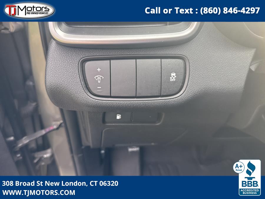 2016 Kia Sorento AWD 4dr 3.3L LX, available for sale in New London, Connecticut | TJ Motors LLC. New London, Connecticut 2016 Kia Sorento AWD 4dr 3.3L LX, available for sale in New London, Connecticut | TJ Motors LLC. New London, Connecticut