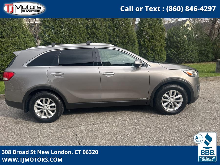 2016 Kia Sorento AWD 4dr 3.3L LX, available for sale in New London, Connecticut | TJ Motors LLC. New London, Connecticut 2016 Kia Sorento AWD 4dr 3.3L LX, available for sale in New London, Connecticut | TJ Motors LLC. New London, Connecticut